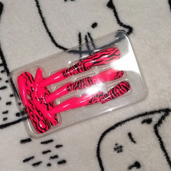 Neon Pink Animal Print Nails - Picture 2 of 2